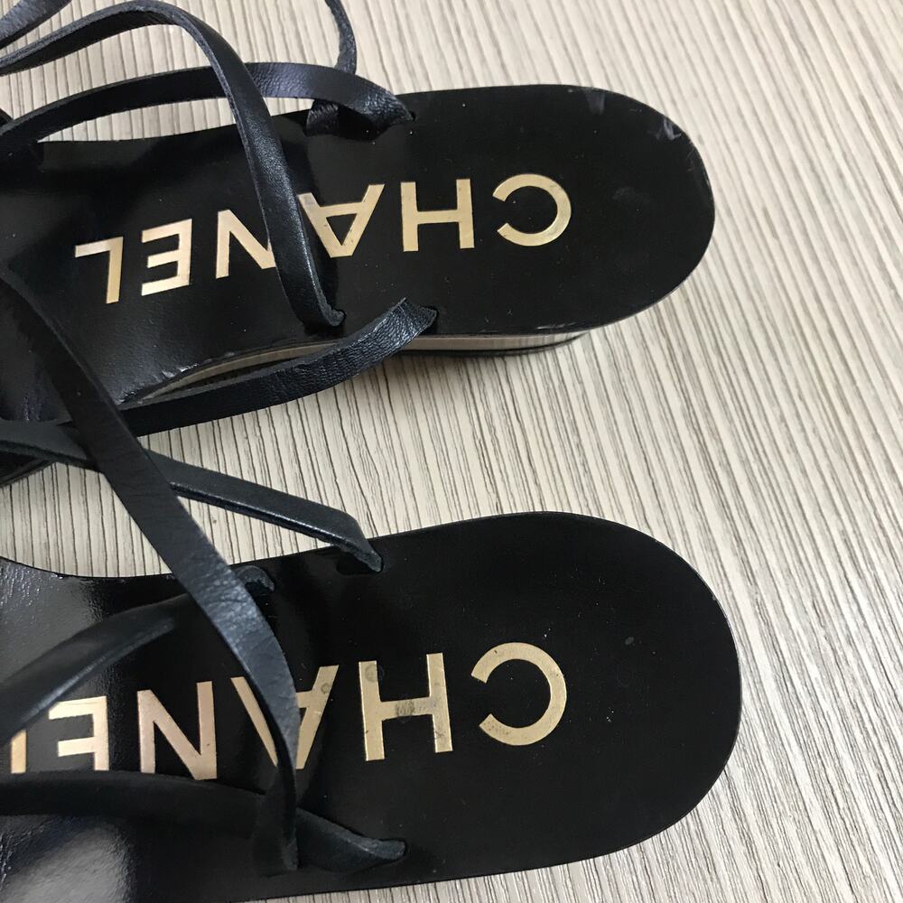 CHANEL Black Beige Two-Tone CC Logo Flat Sandal Size 37 Italy - Picture 13 of 14